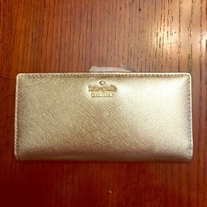 Kate Spade Cameron Street wallet ❤️